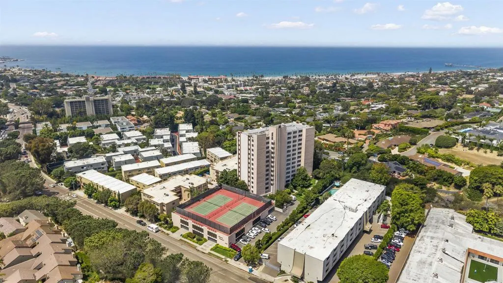 2500 Torrey Pines Rd Unit 305