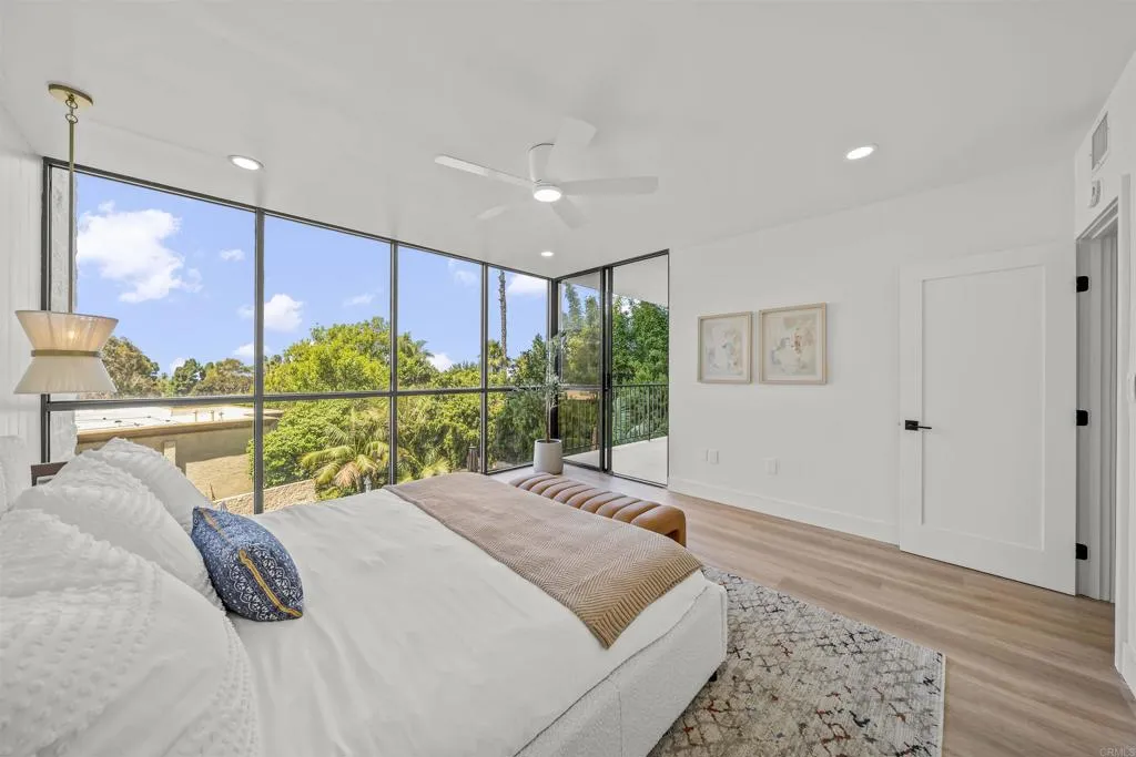 2500 Torrey Pines Rd Unit 305