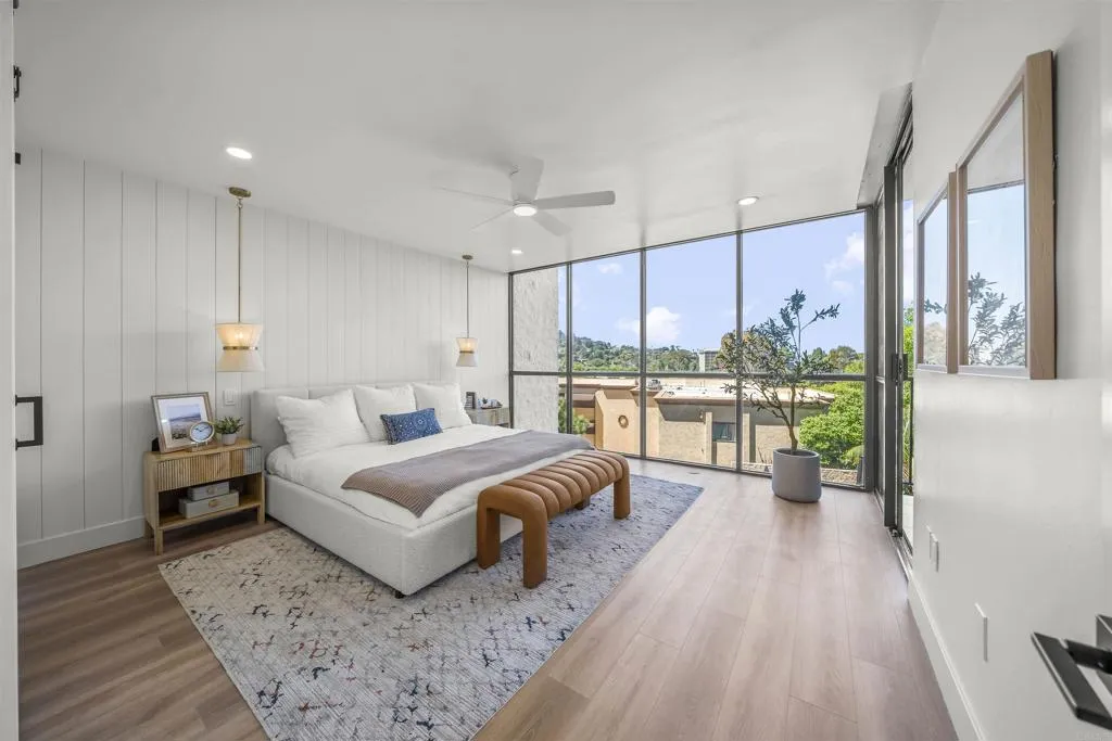 2500 Torrey Pines Rd Unit 305