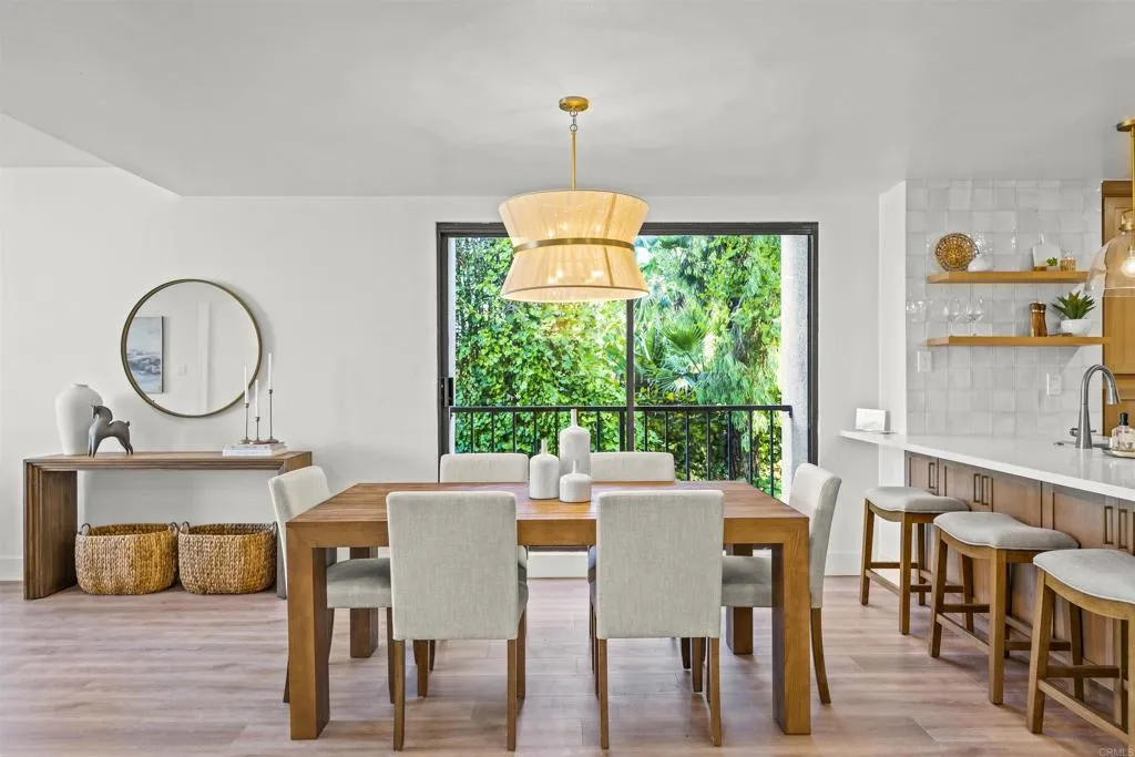 2500 Torrey Pines Rd Unit 305