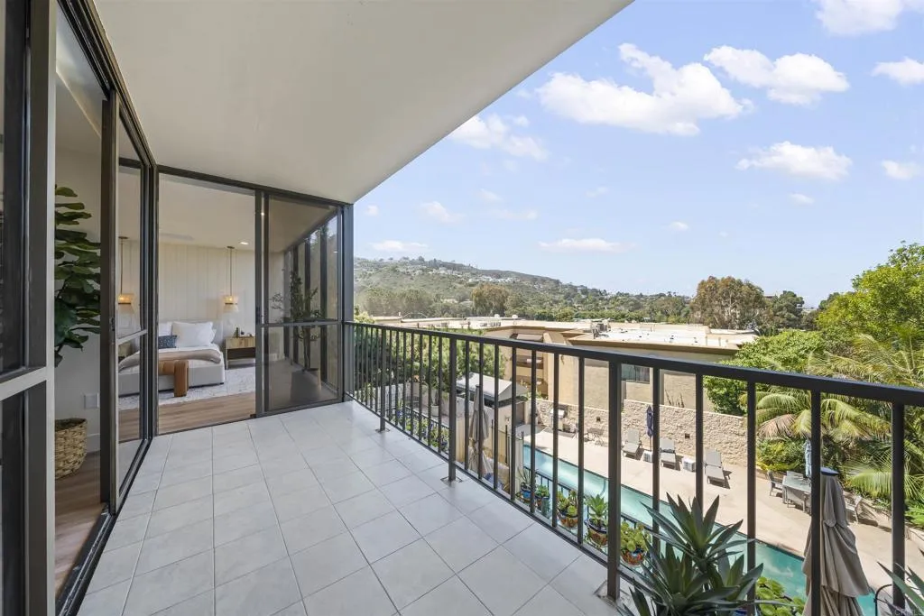 2500 Torrey Pines Rd Unit 305