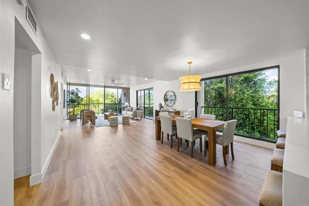 2500 Torrey Pines Rd Unit 305