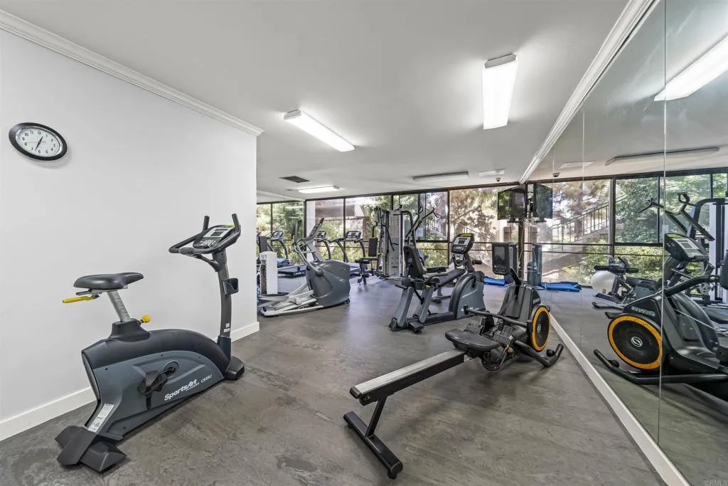 2500 Torrey Pines Rd Unit 305