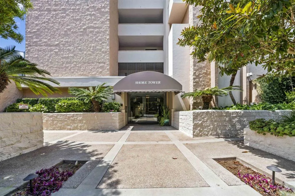 2500 Torrey Pines Rd Unit 305