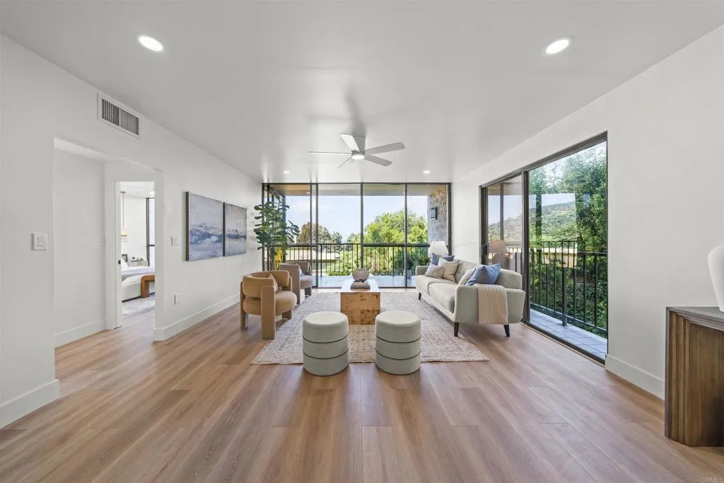 2500 Torrey Pines Rd Unit 305