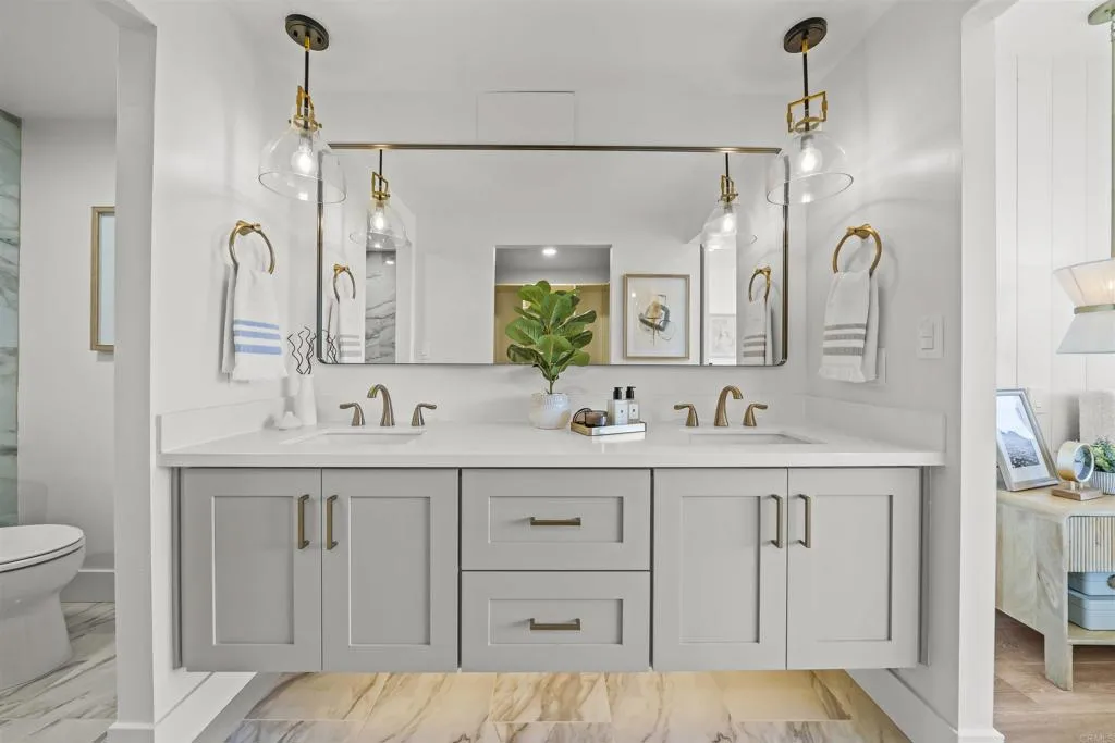 2500 Torrey Pines Rd Unit 305