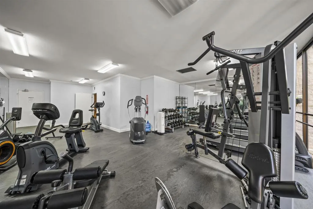 2500 Torrey Pines Rd Unit 305