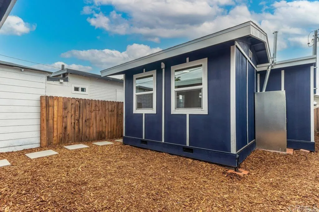 3645 Marlborough Ave