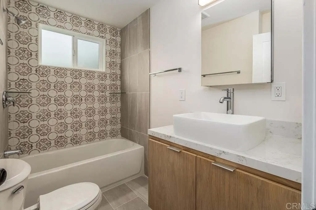 3645 Marlborough Ave