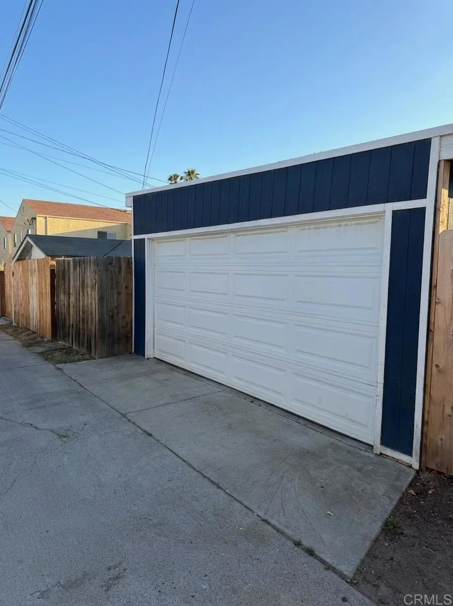 3645 Marlborough Ave