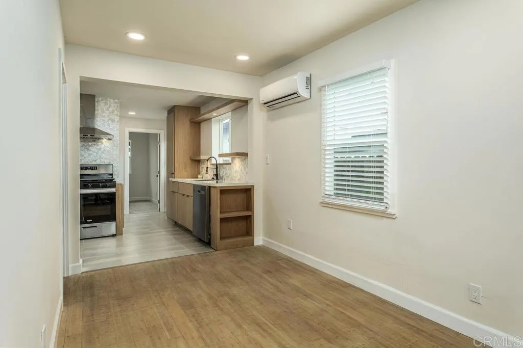 3645 Marlborough Ave