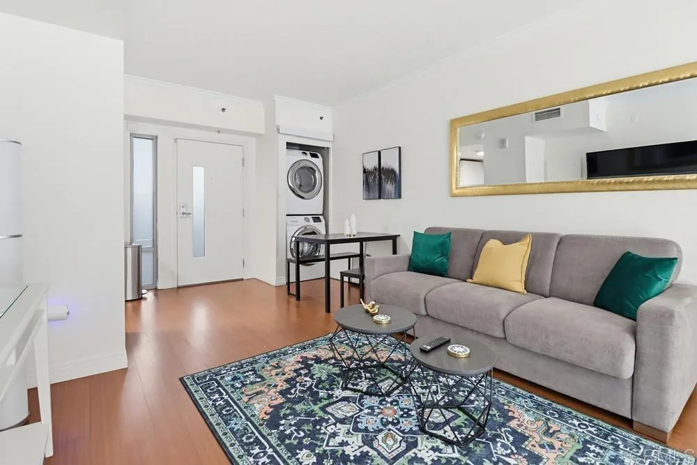 425 W Beech St Unit 226