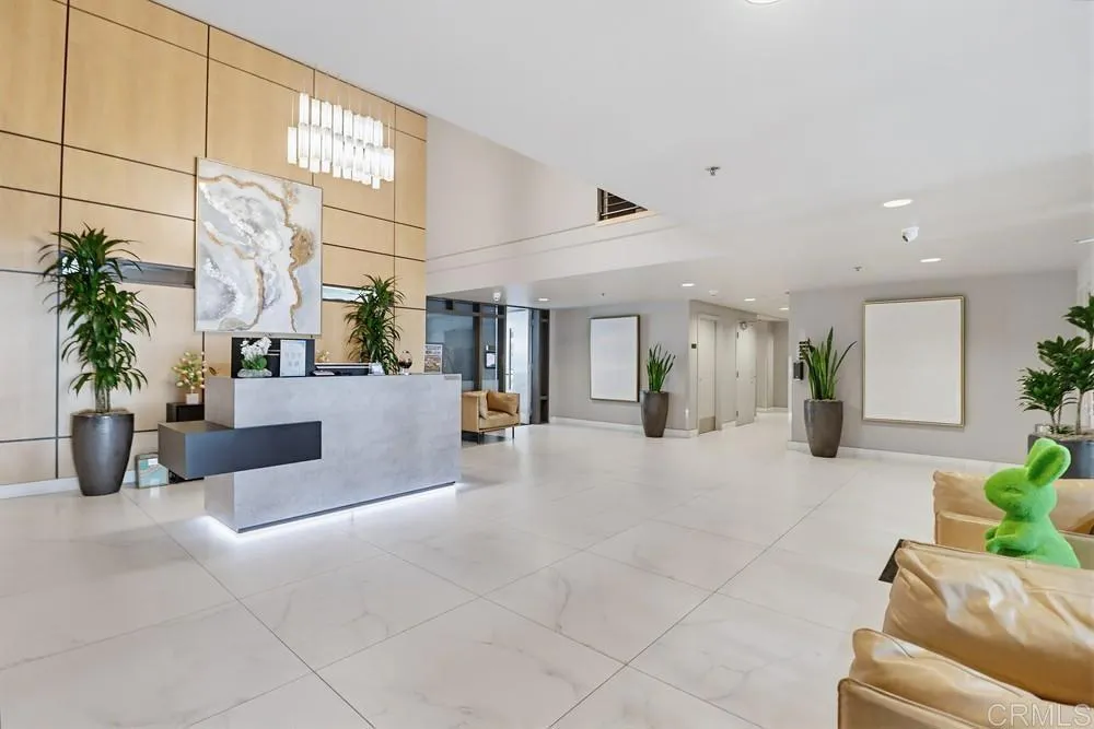 425 W Beech St Unit 226