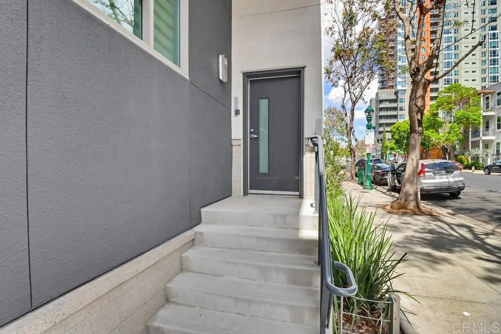 425 W Beech St Unit 226