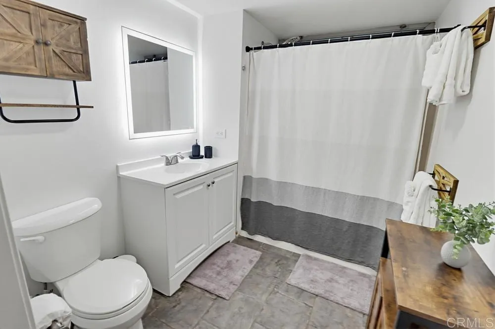 425 W Beech St Unit 226