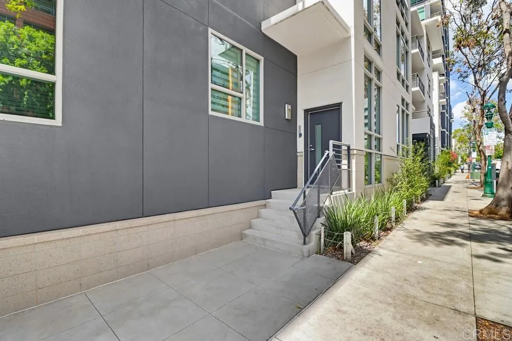 425 W Beech St Unit 226