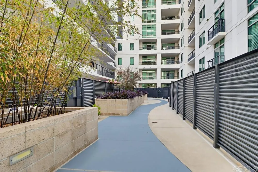 425 W Beech St Unit 226