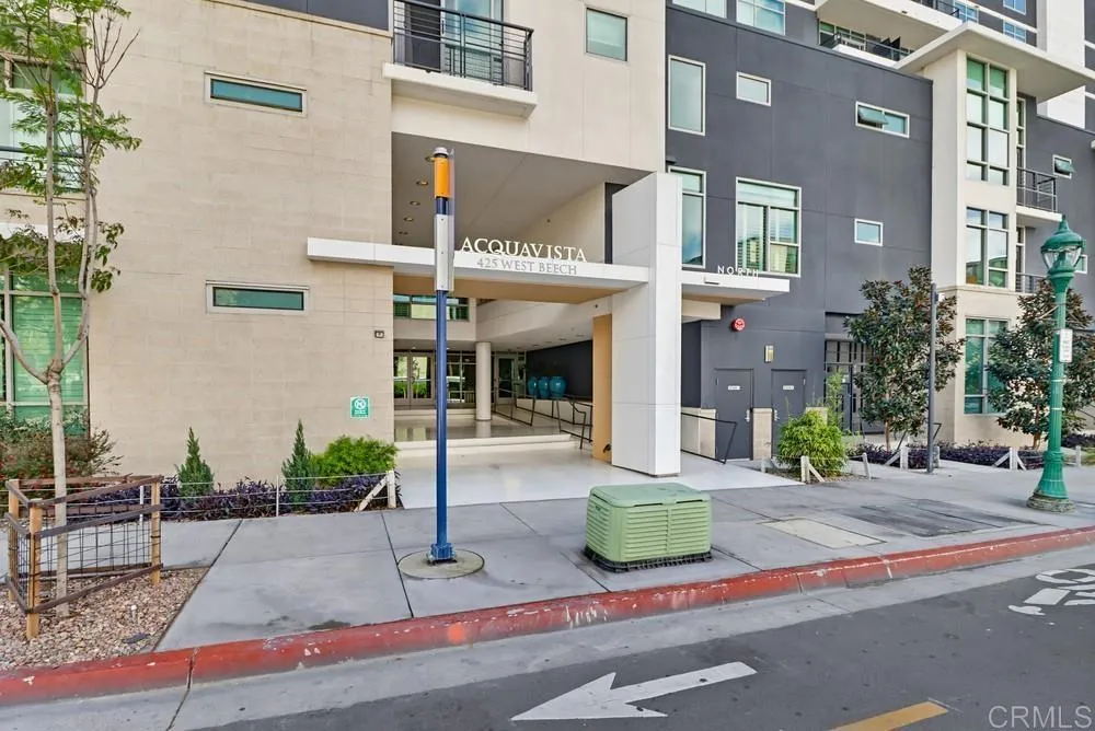 425 W Beech St Unit 226