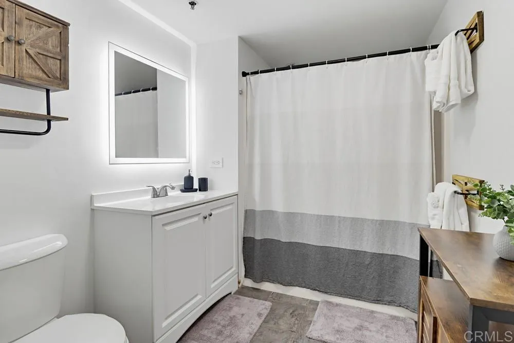 425 W Beech St Unit 226