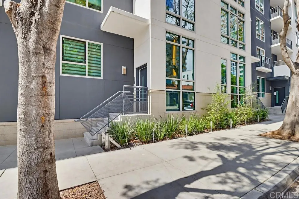 425 W Beech St Unit 226