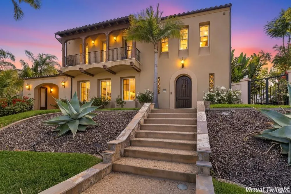 439 Evening View Dr