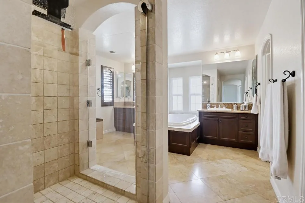 810 Scenic Terrace Pl