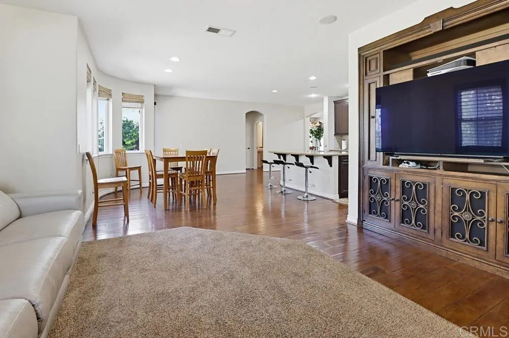 810 Scenic Terrace Pl