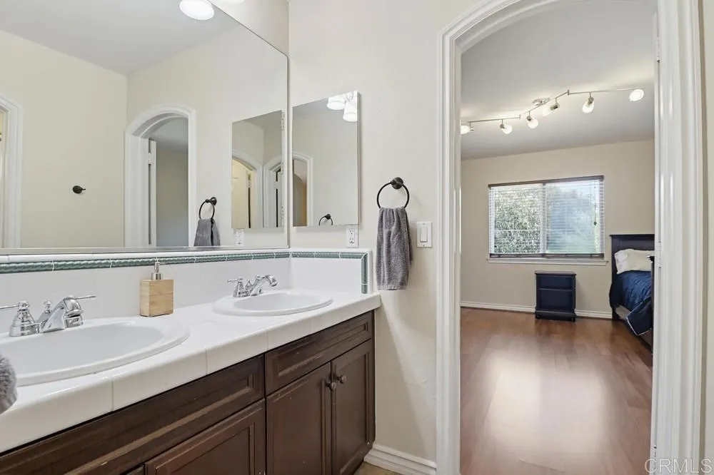 810 Scenic Terrace Pl