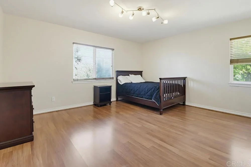 810 Scenic Terrace Pl