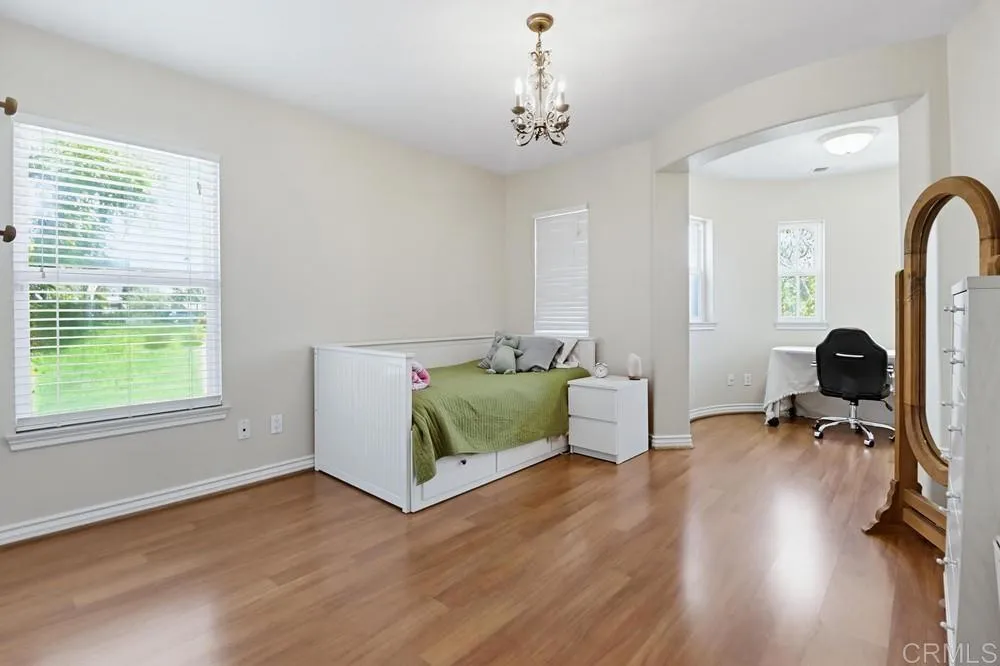 810 Scenic Terrace Pl