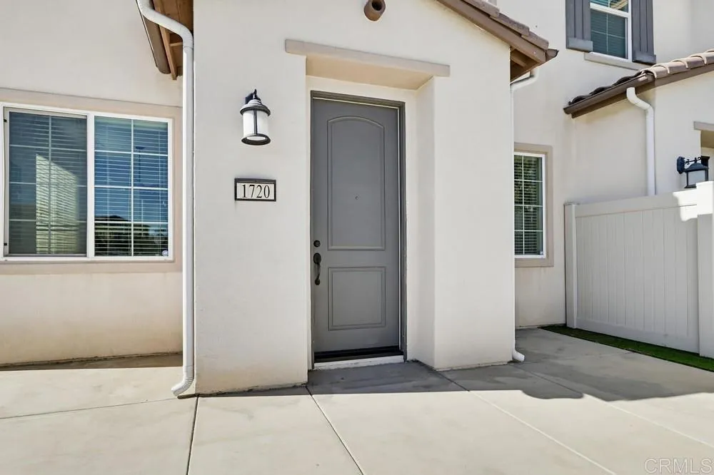 1720 Santa Ivy Ave