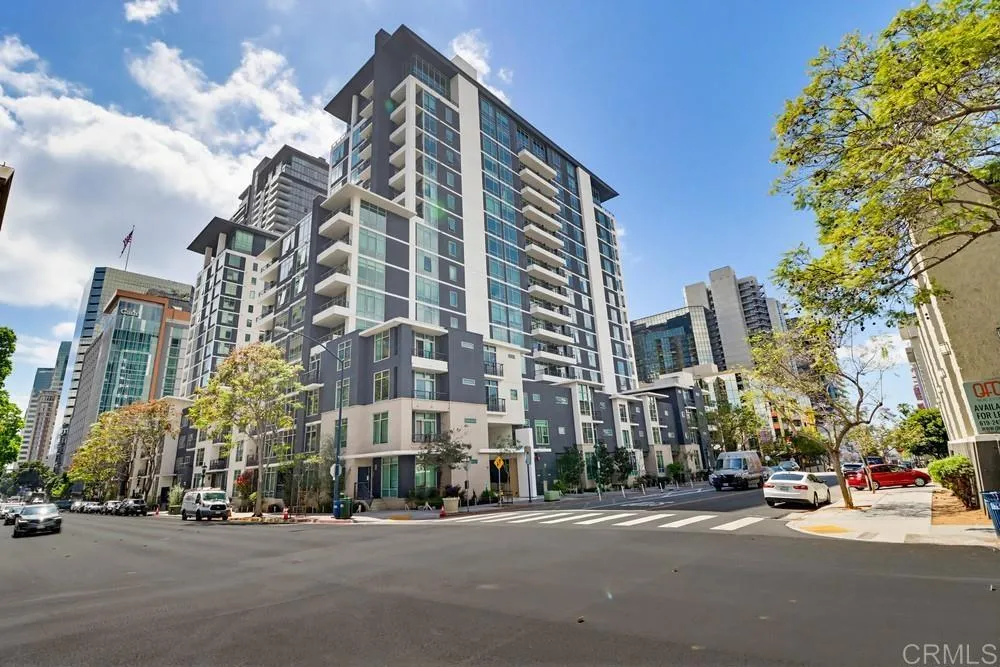 425 W Beech St Unit 226