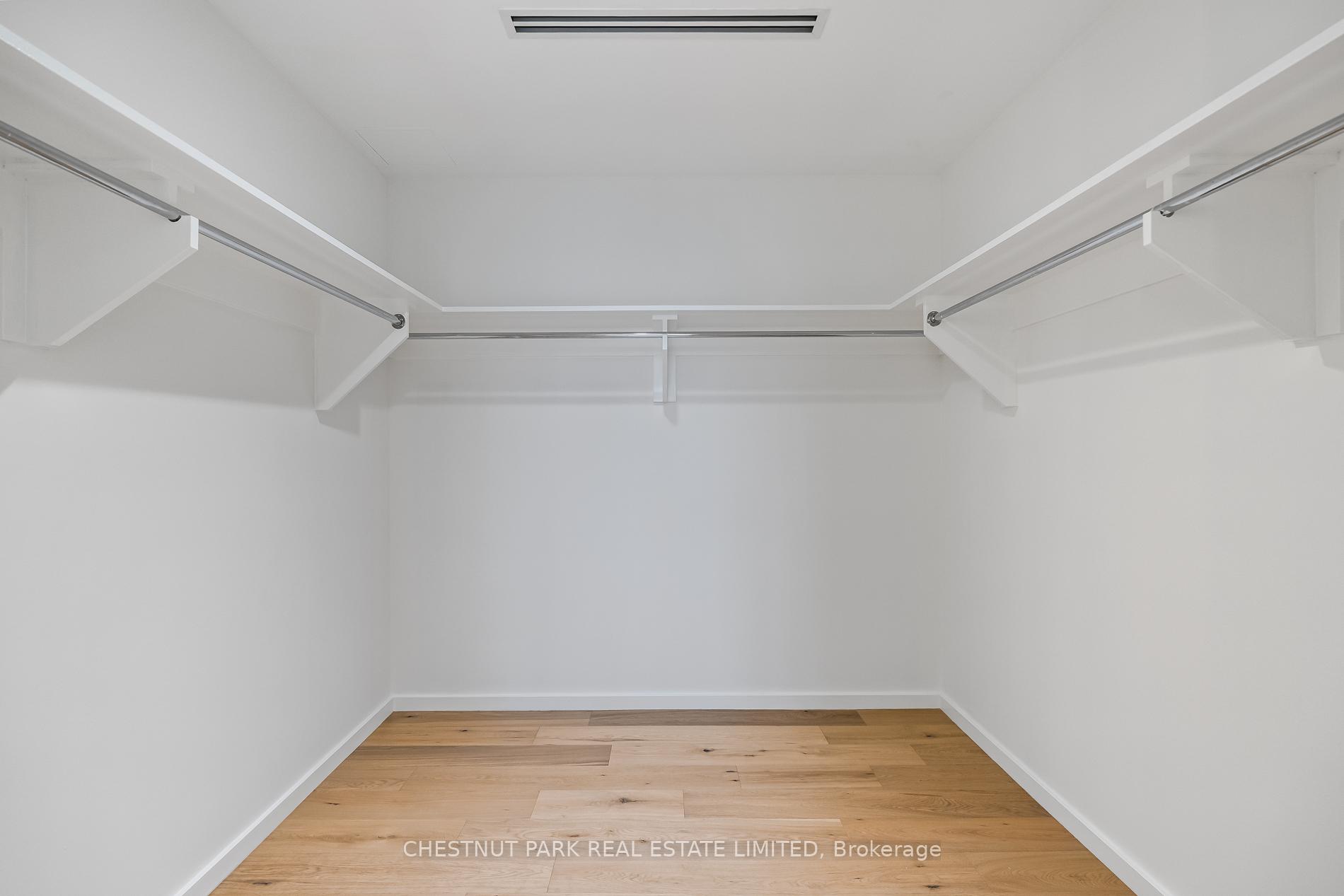 180 University Avenue 2906