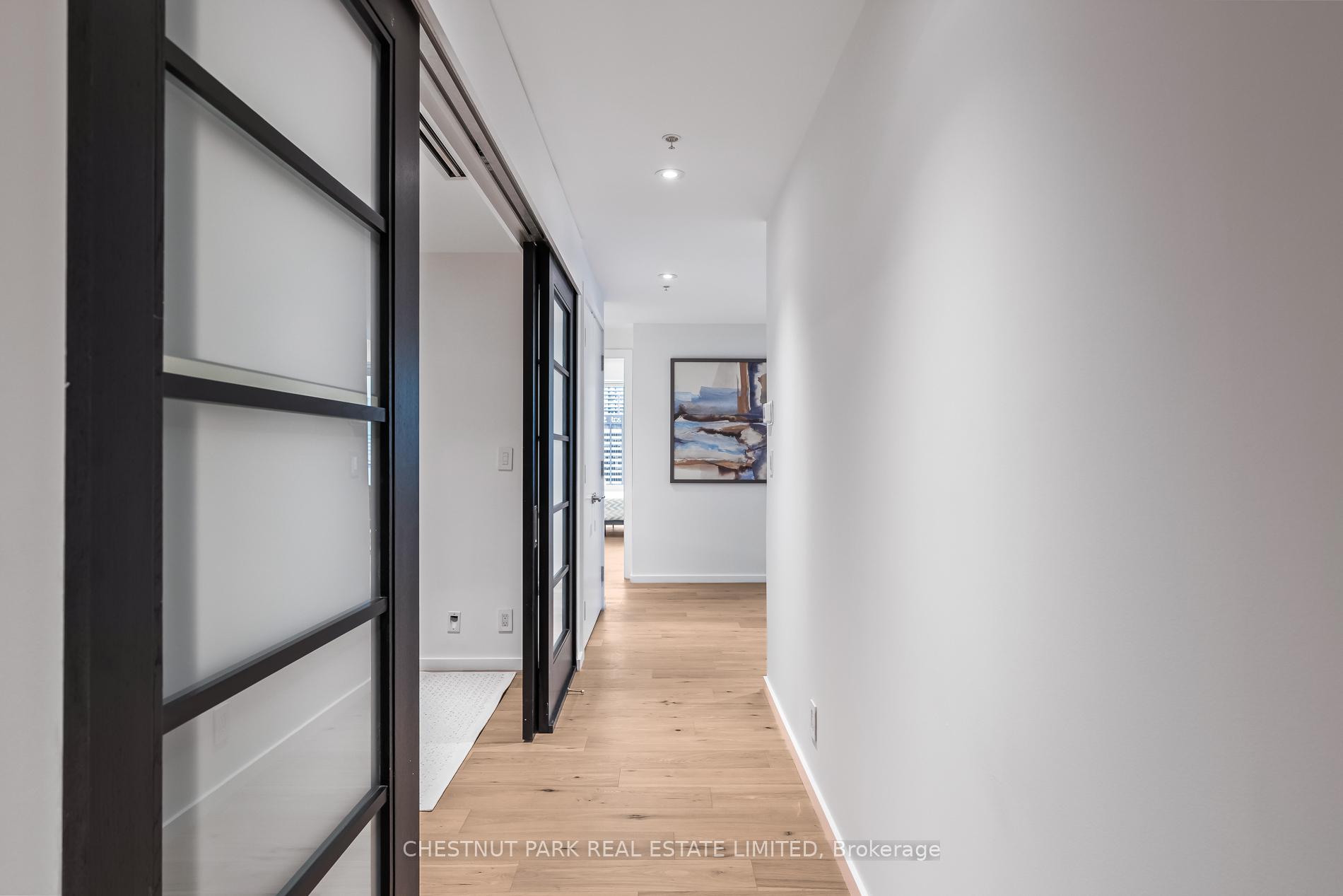 180 University Avenue 2906