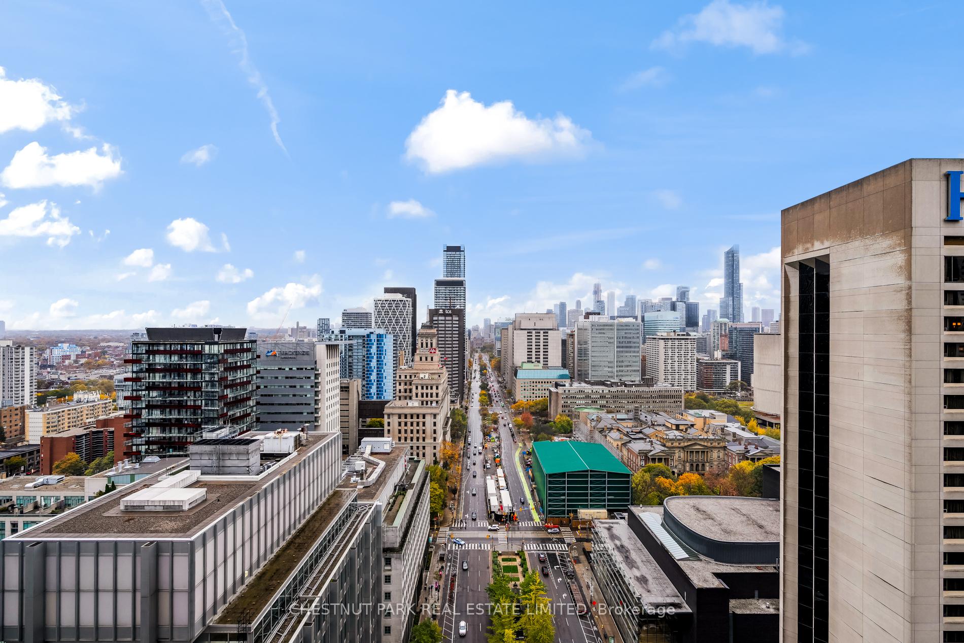 180 University Avenue 2906