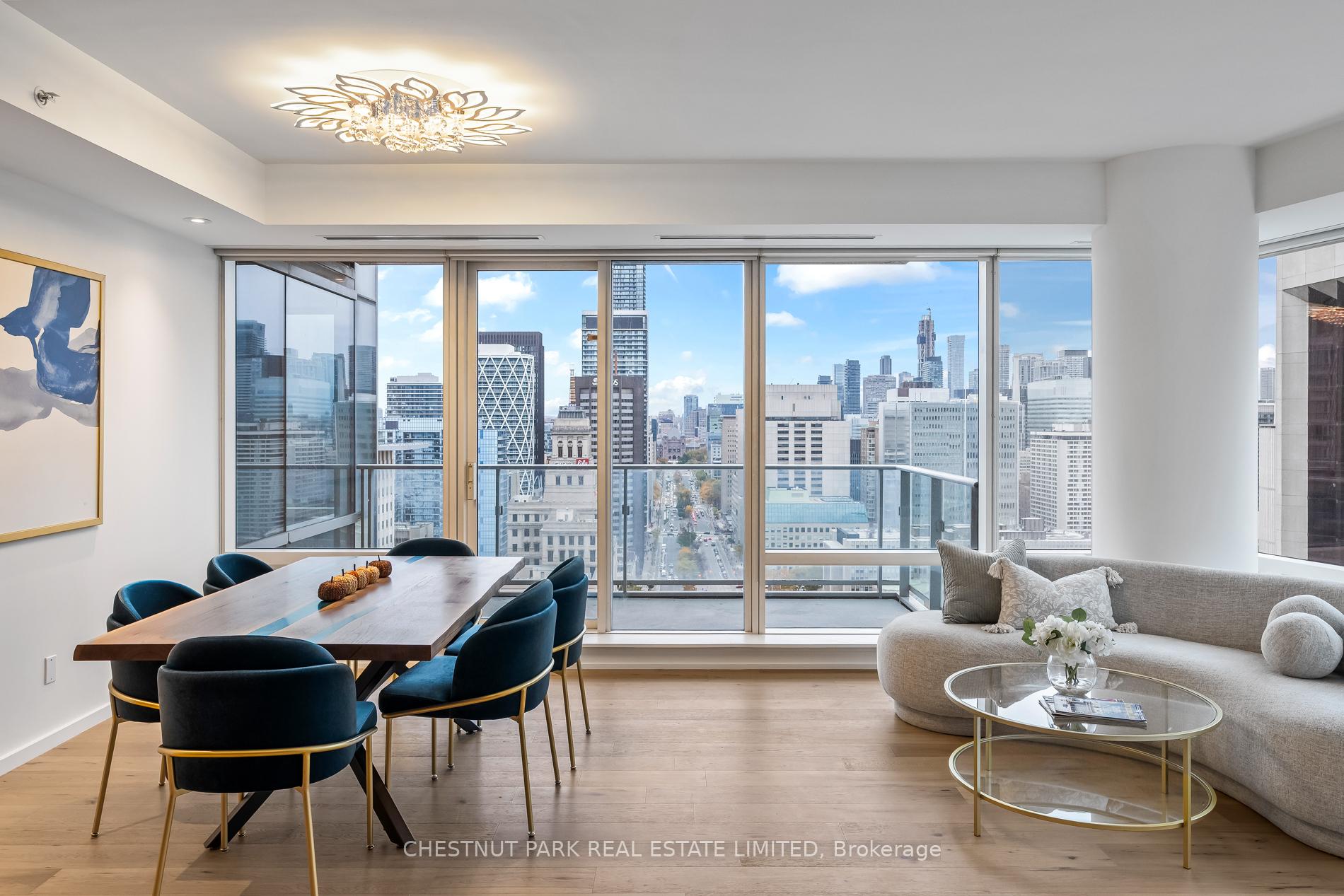 180 University Avenue 2906