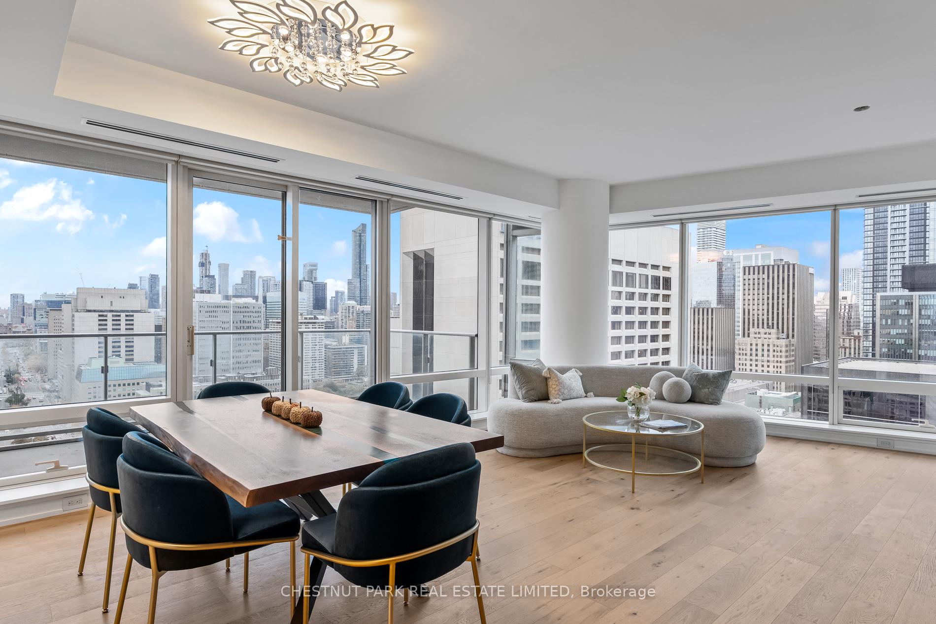 180 University Avenue 2906