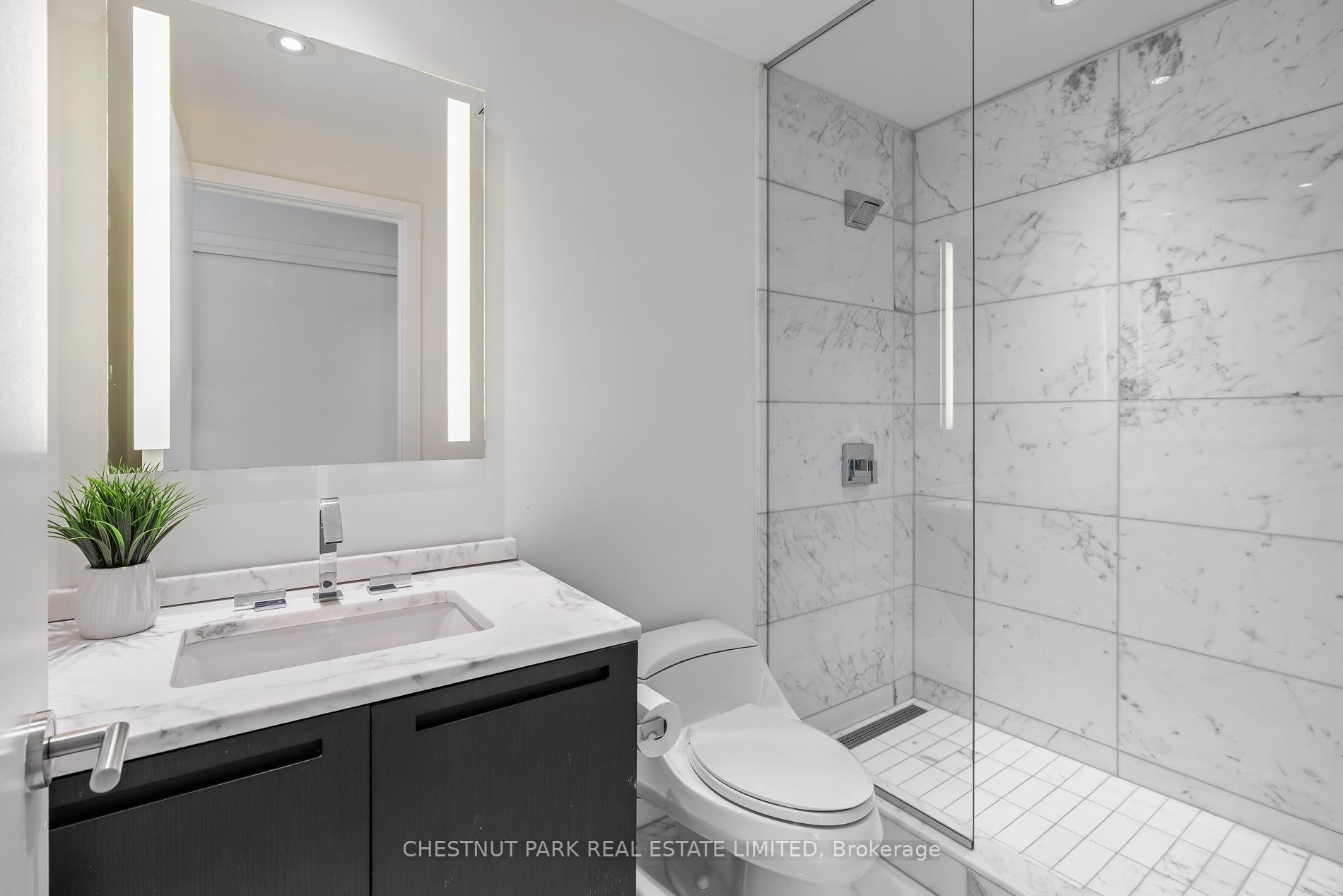 180 University Avenue 2906