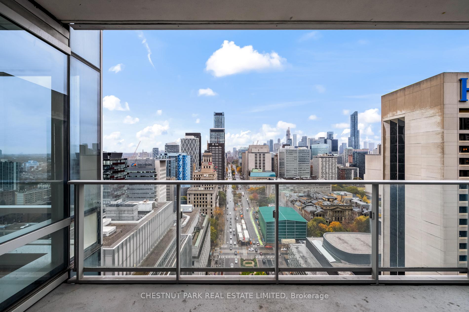 180 University Avenue 2906