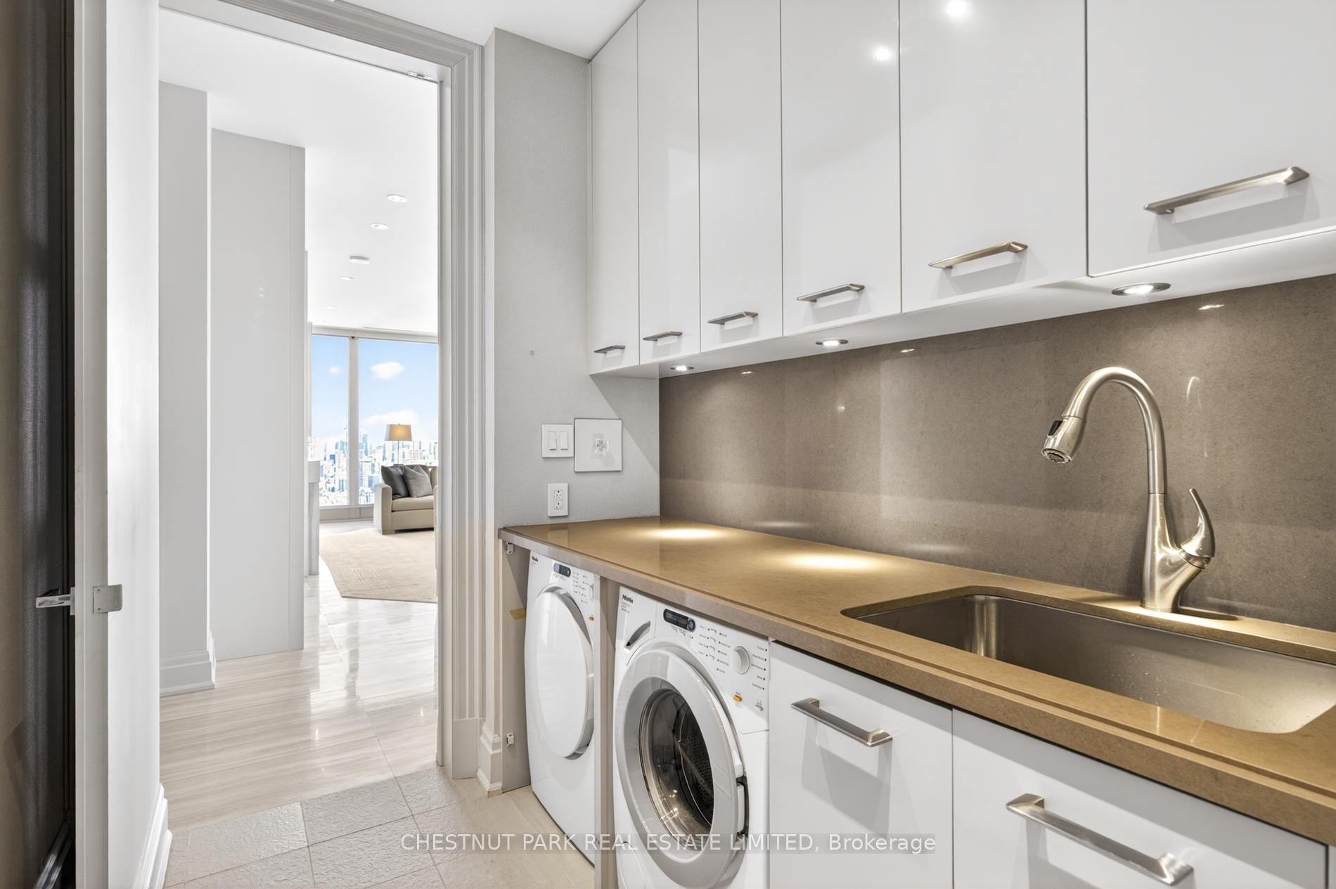 The Four Seasons Private Residences- Suite 4702