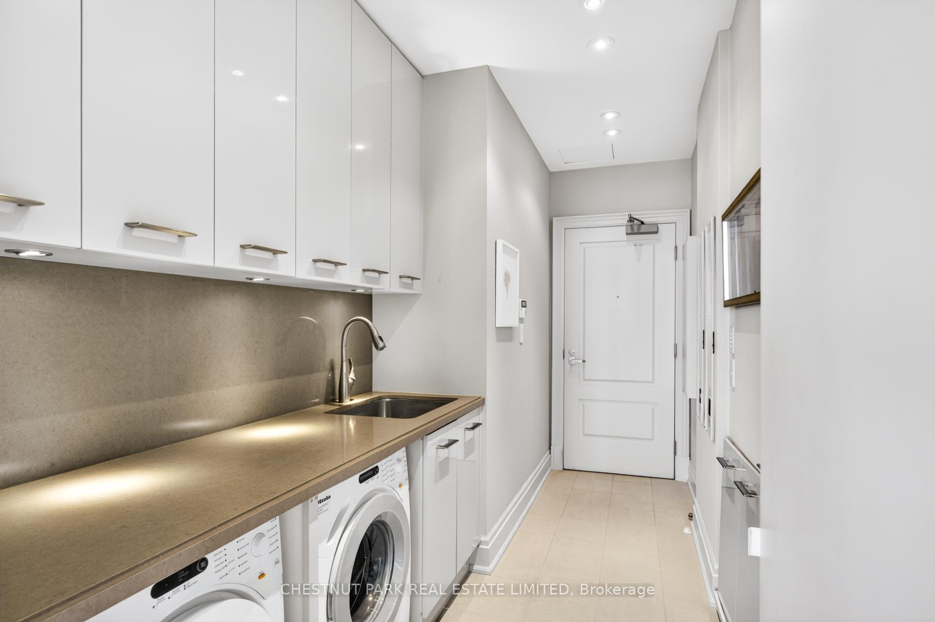 The Four Seasons Private Residences- Suite 4702