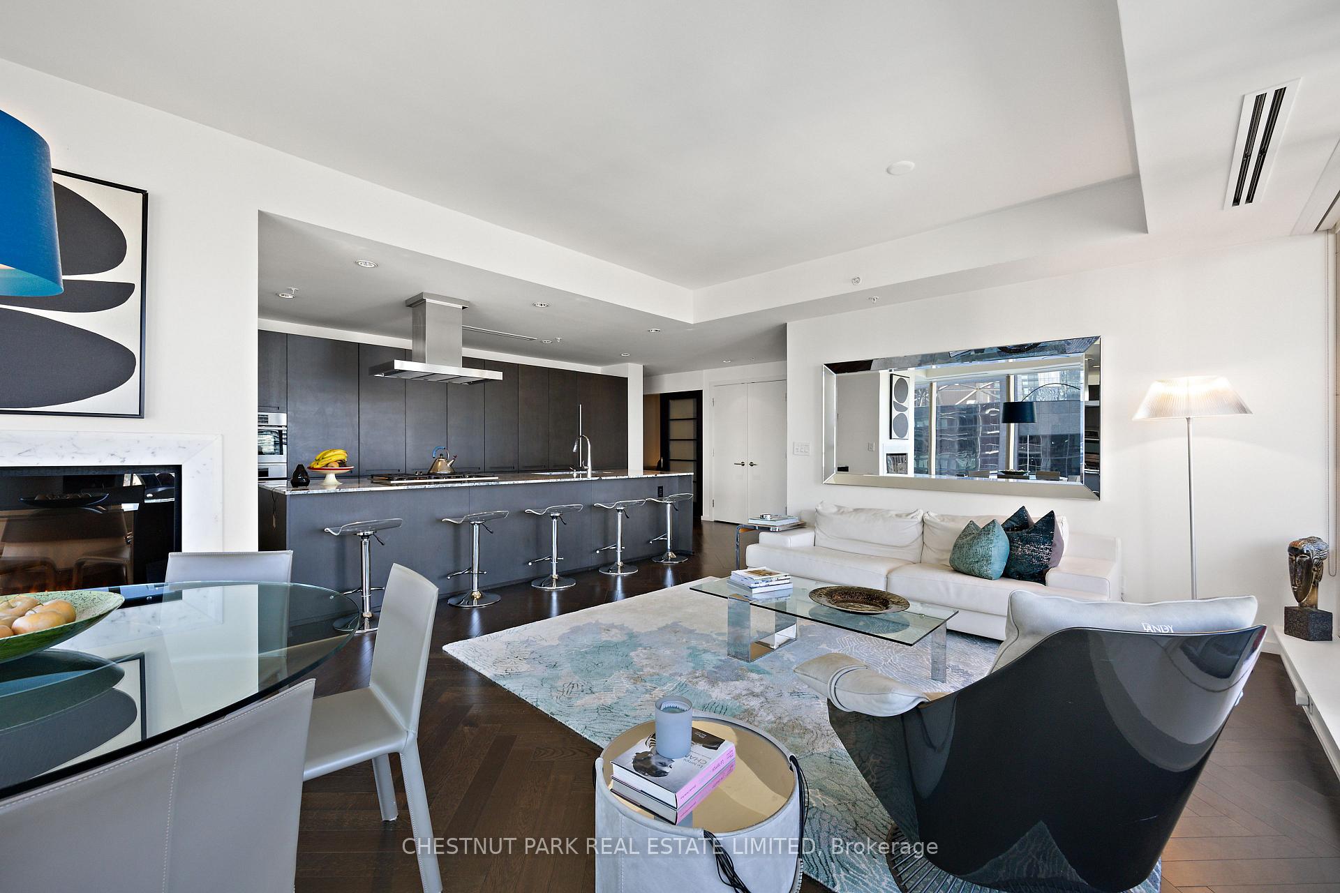 Suite 3006-180 University Avenue