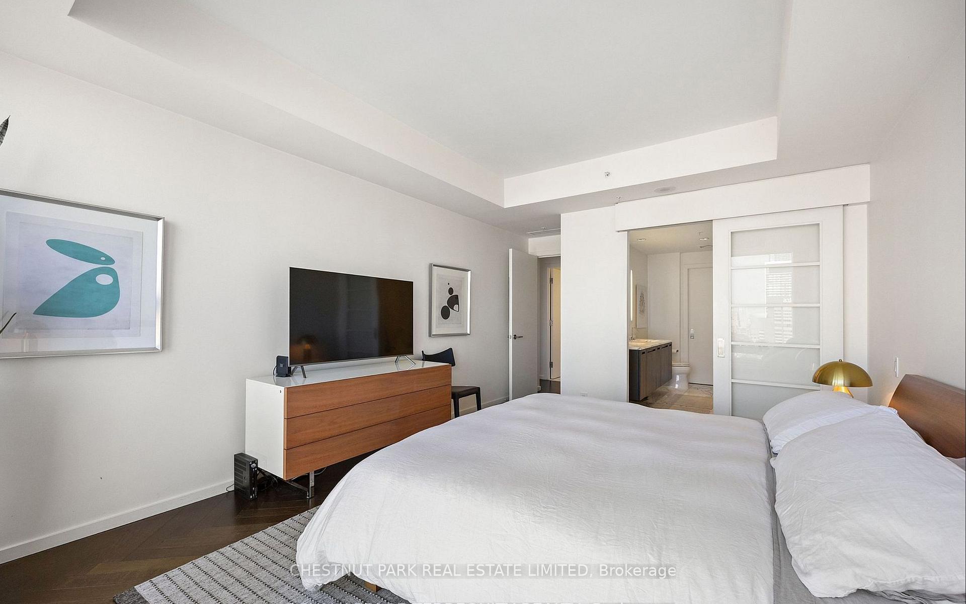 Suite 3006-180 University Avenue