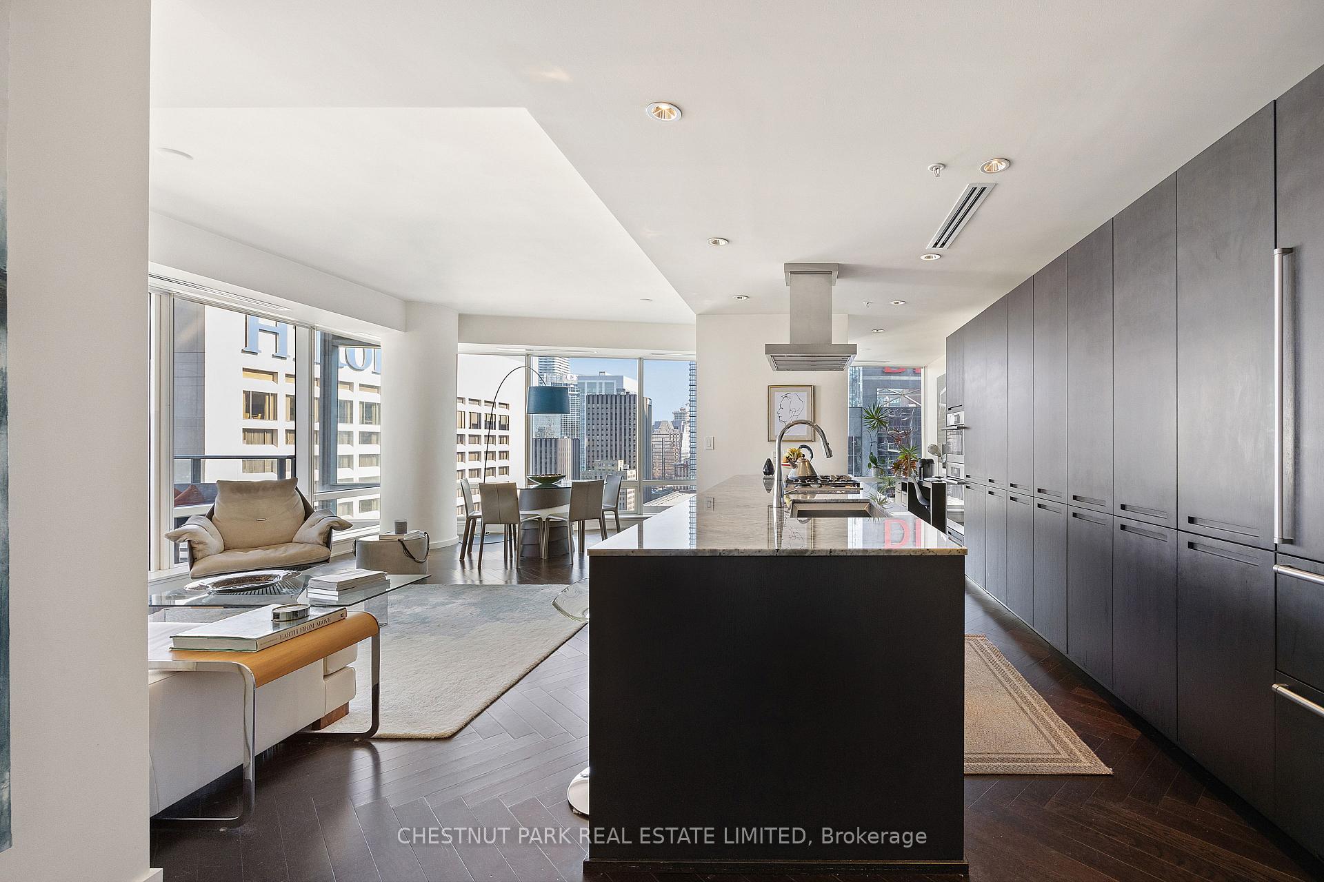Suite 3006-180 University Avenue