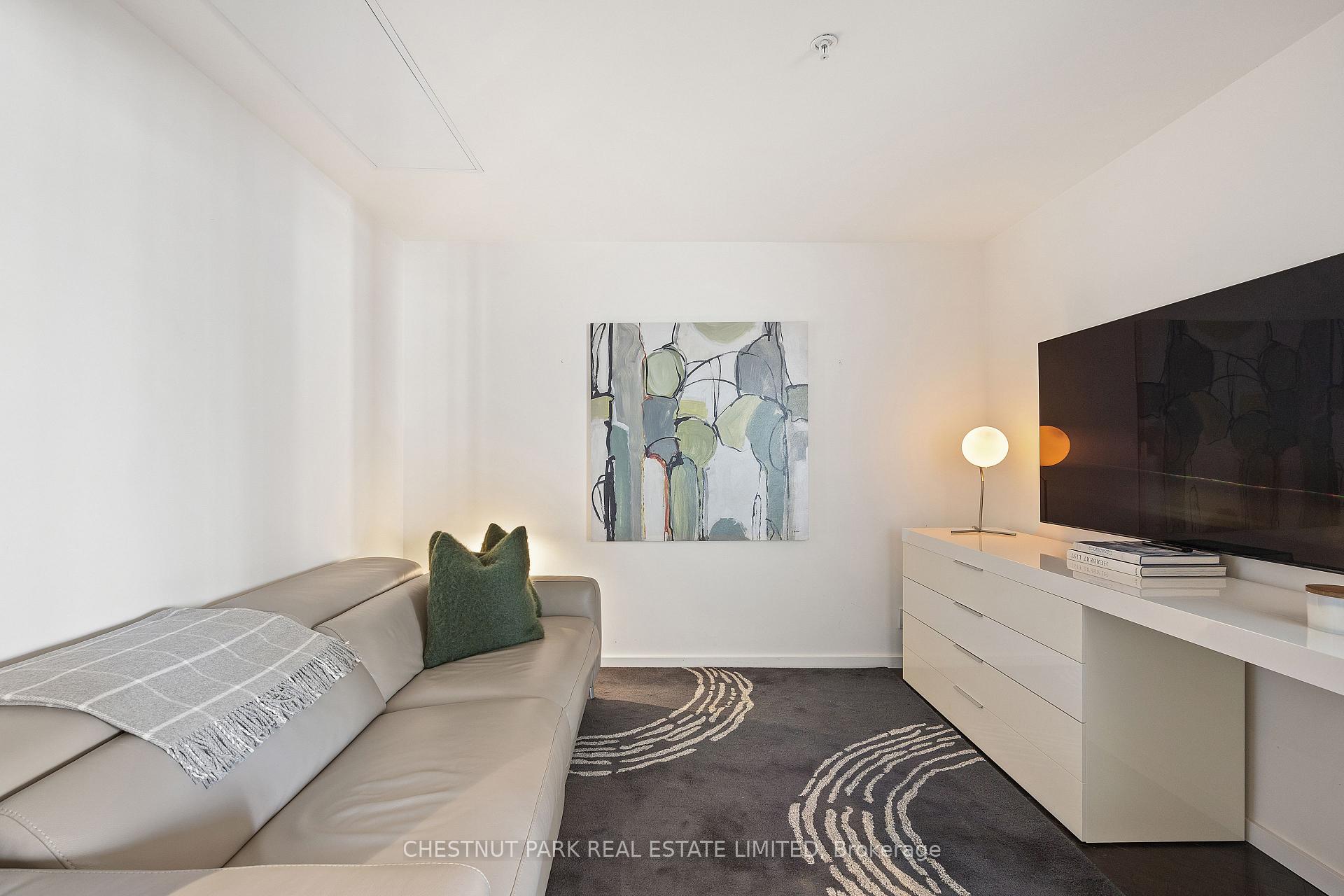 Suite 3006-180 University Avenue