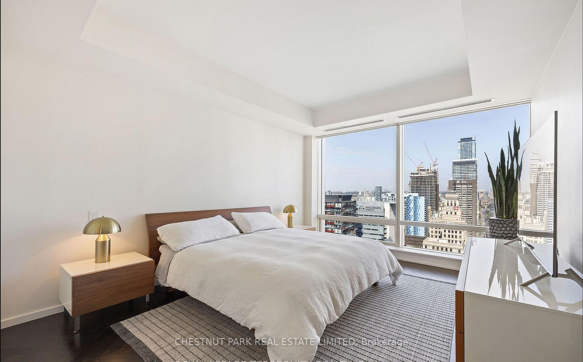 Suite 3006-180 University Avenue