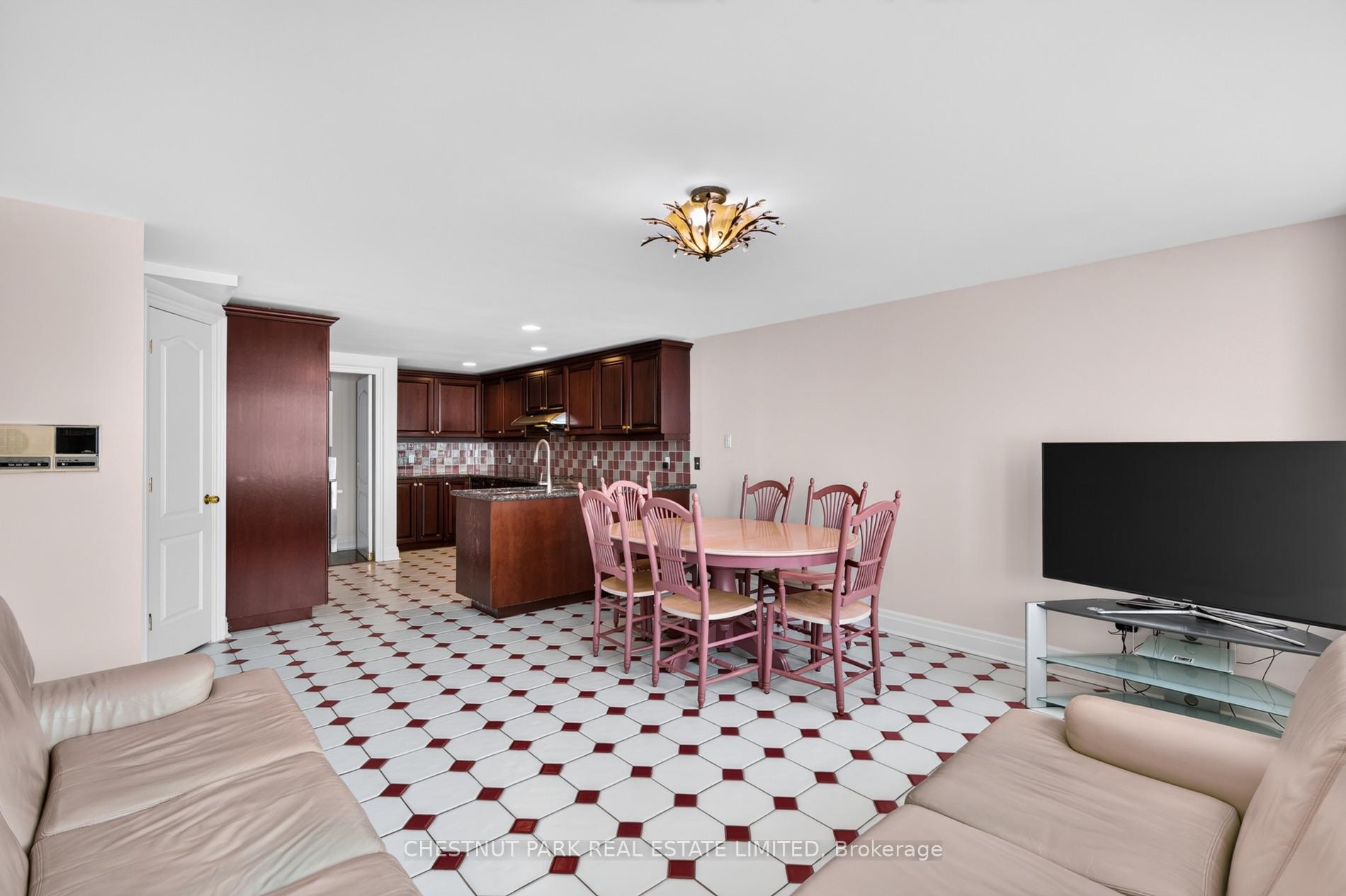 248 Spadina Road