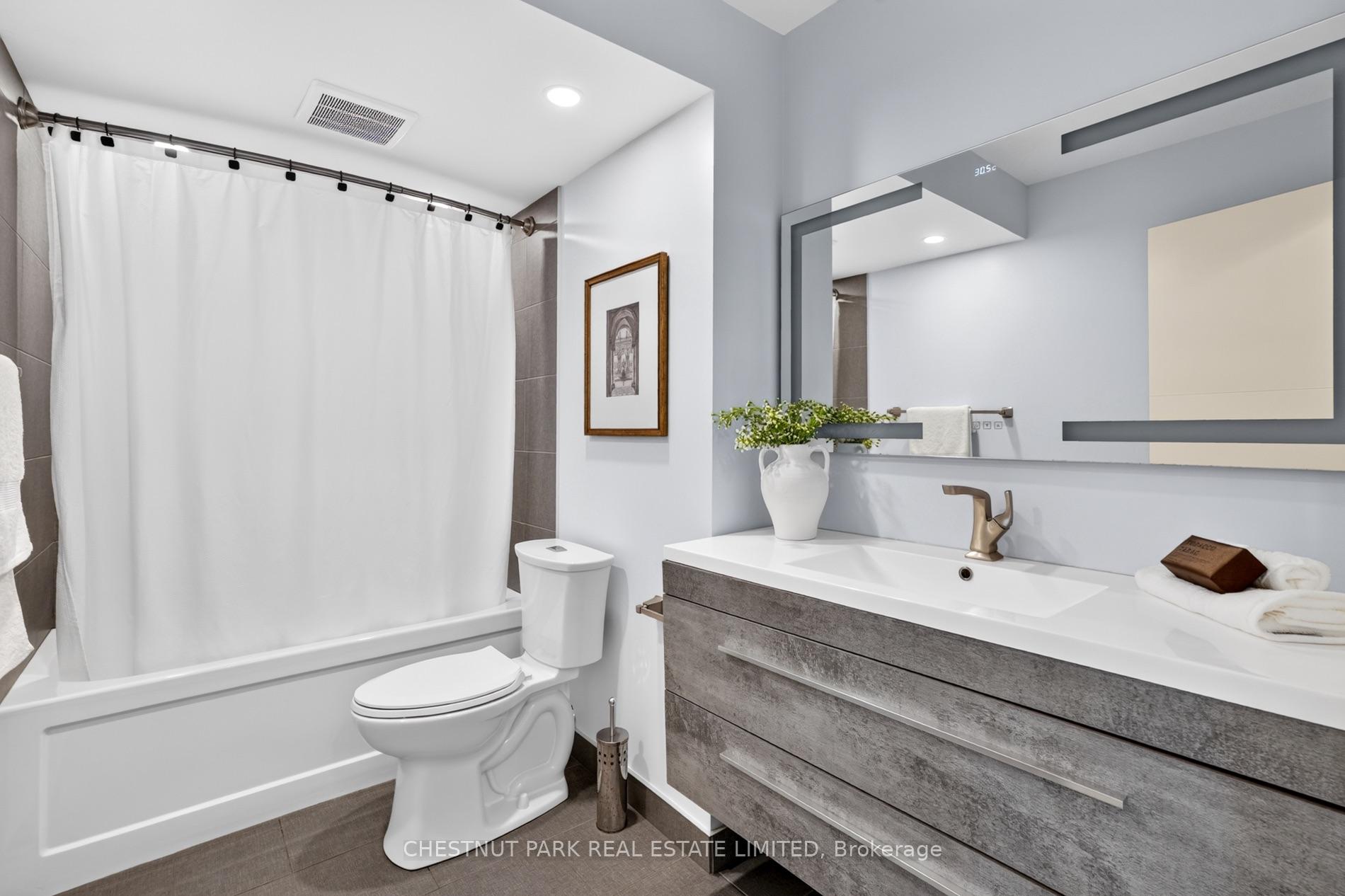 Suite 1209- 280 Simcoe Street