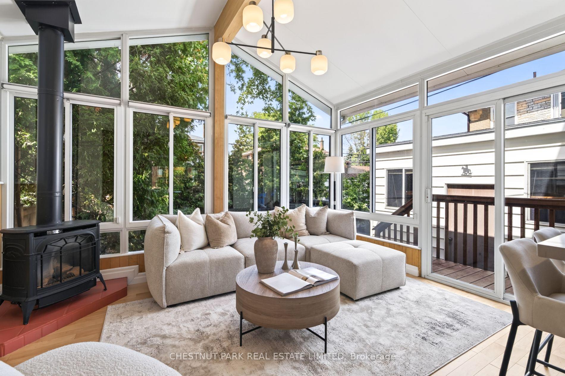 64 Pasadena Gardens