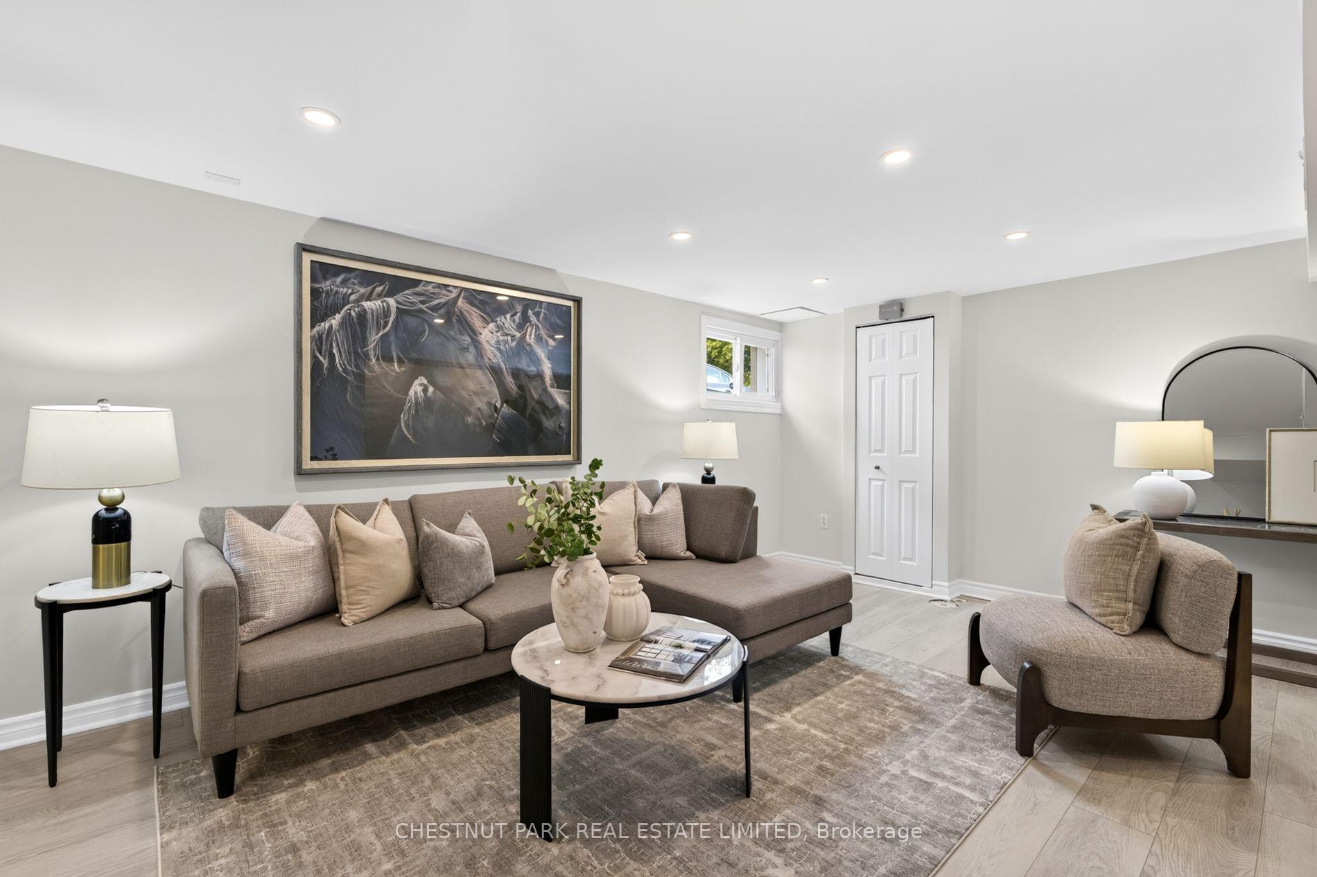 64 Pasadena Gardens